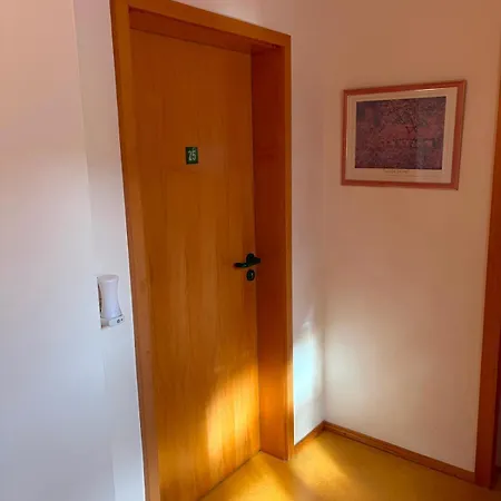 Hostello *