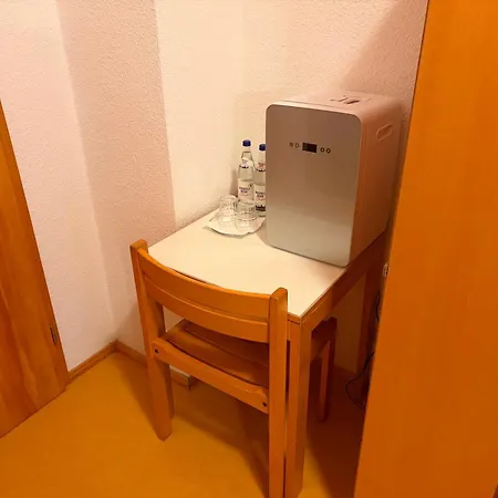 Hostello *